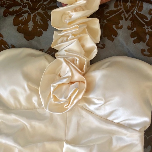 Mermaid silk off white shinny dress - Picture 5 of 5